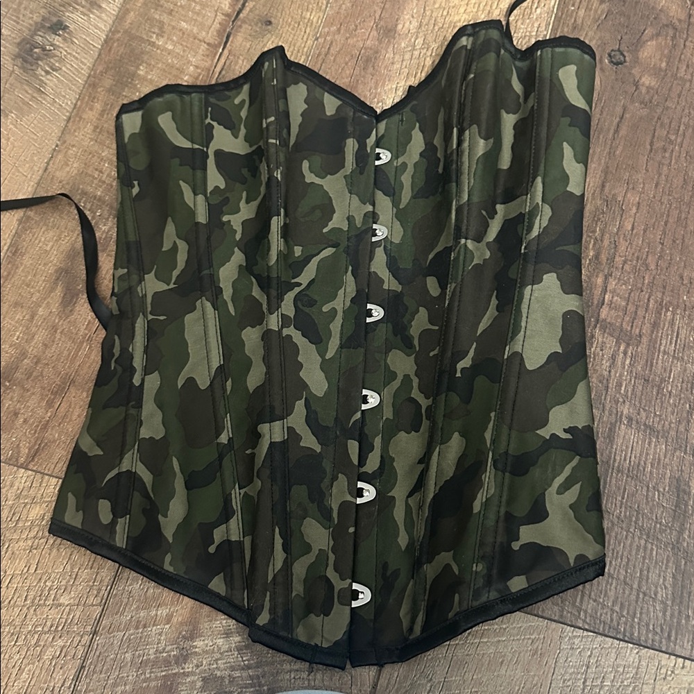Camo Print Corset - Picture 7 of 8